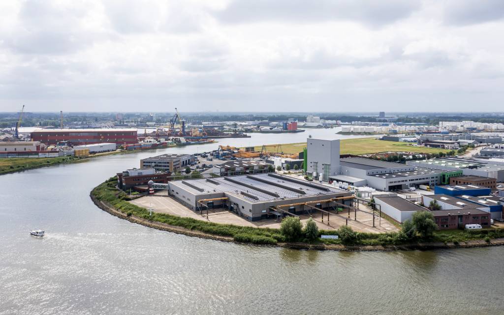 LGMG Europe B.V. Huurt Een Grootschalig Bedrijfsgebouw In Dordrecht ...