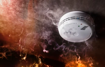 Kaarsen veroorzaken woningbrand: hoe goed verzekerd ben jij?