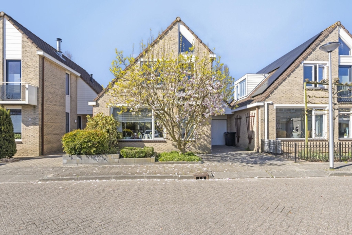 Debussystraat 31, 3223 TE, Hellevoetsluis