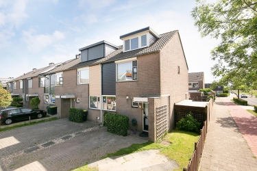 Albert Schweitzererf 18, 3263 SL, Oud-beijerland